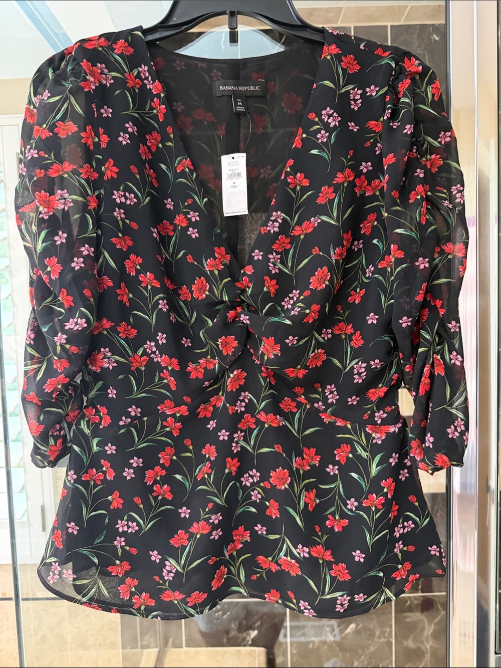 Banana Republic Black V-Neck Floral Puff Sleeve Blouse